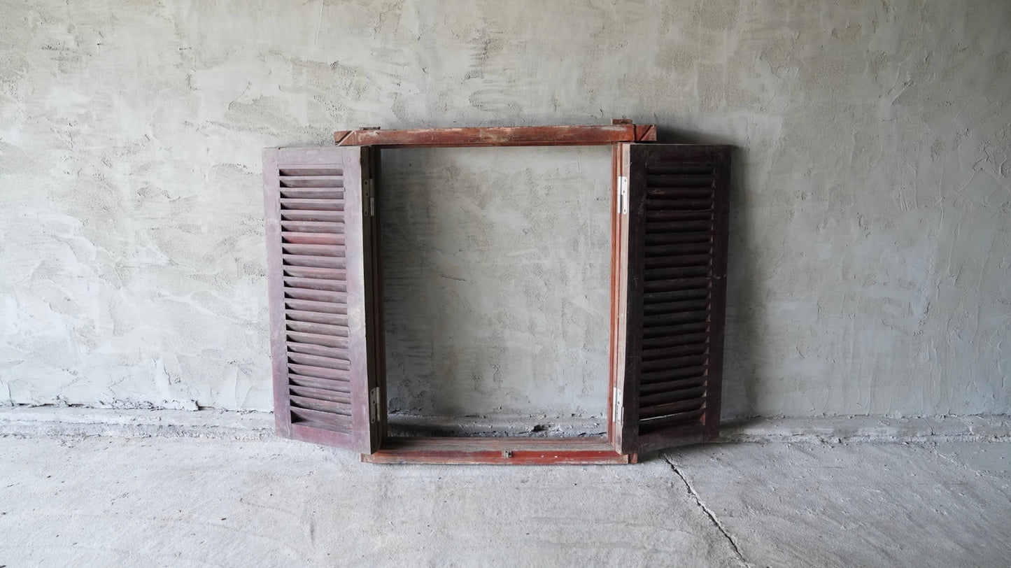 ヴィンテージ木製枠付き窓VO-021