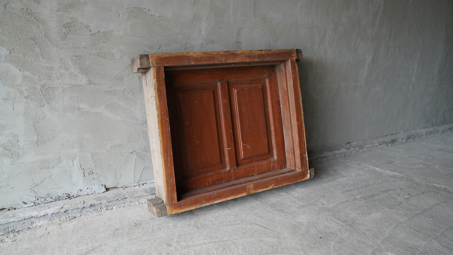 ヴィンテージ枠付き木製窓VO-020