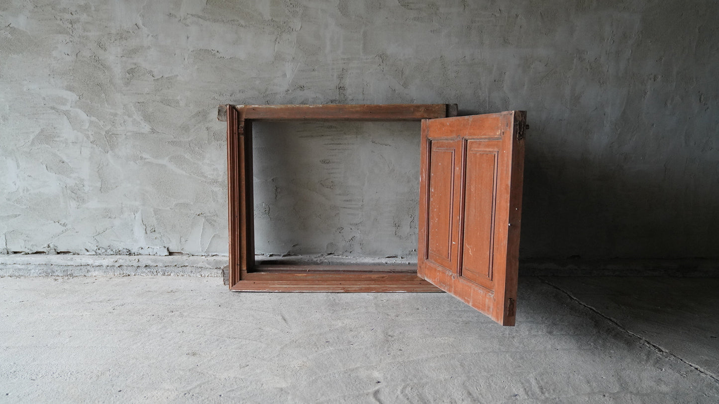 ヴィンテージ枠付き木製窓VO-020