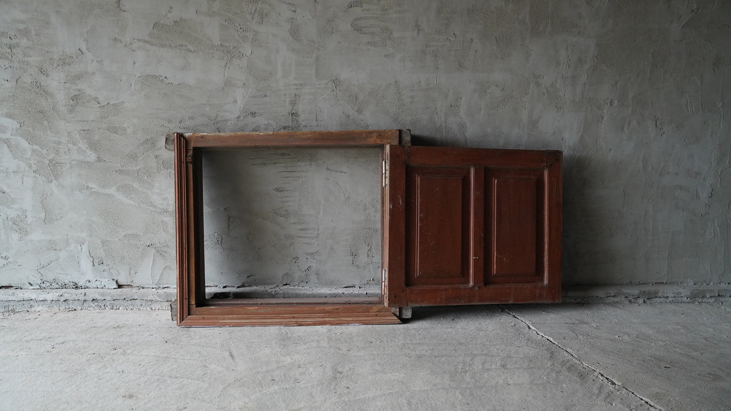 ヴィンテージ枠付き木製窓VO-020