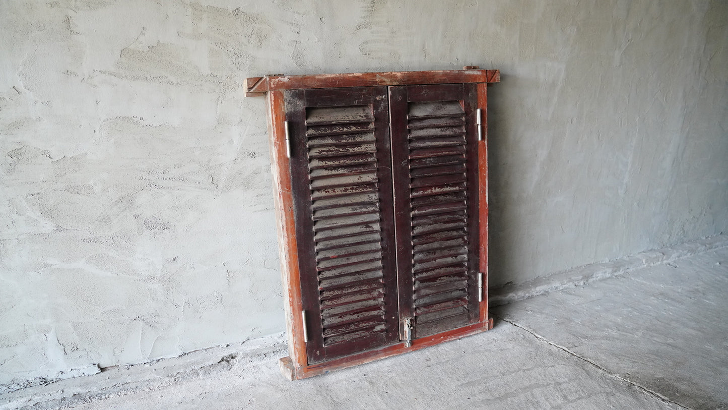 ヴィンテージ木製枠付き窓VO-021